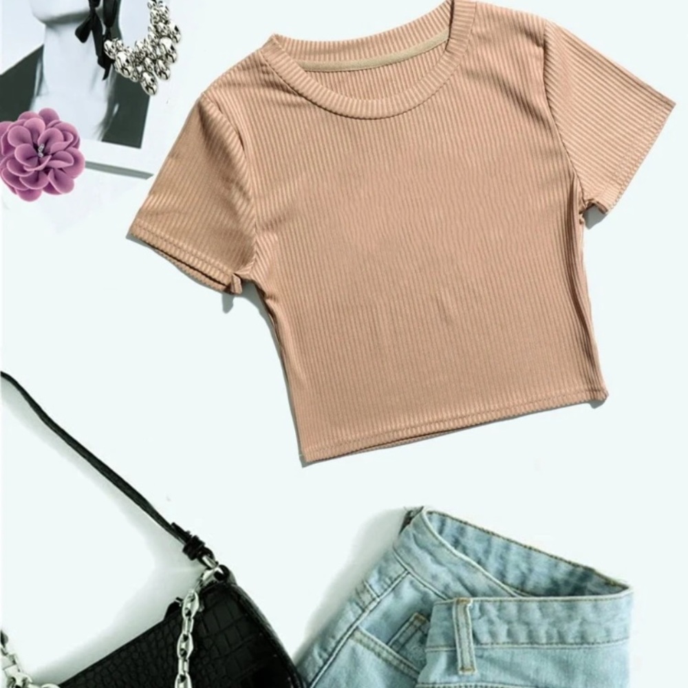 Taupe Ribbed Crop Tee - Picture 2 of 4